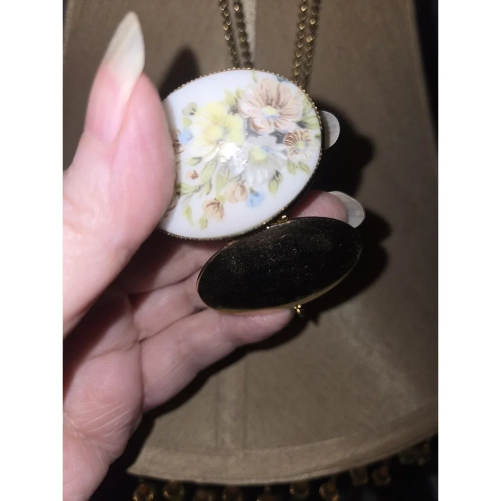 Vintage 1975 Avon French Flowers Solid Perfume Locket Necklace Gold Tone Pendant